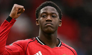 Tin đồn chuyển nhượng sáng 21/3: MU trói chân Kobbie Mainoo; Newcastle săn Liam Delap