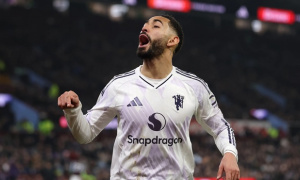 Điểm sáng Cunha giữa công trường ngổn ngang của MU