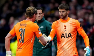 Tottenham lâm nguy vì Vicario phẫu thuật giữa cuộc đua trụ hạng
