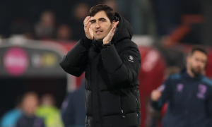 HLV Bournemouth bênh vực VAR vụ từ chối pen MU