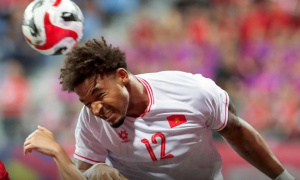 Nguyễn Xuân Son bỏ dở buổi tập của tuyển Việt Nam