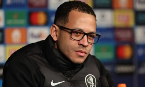 HLV Rosenior hé lộ kế hoạch mua sắm của Chelsea