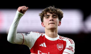 Thoát quy định oái oăm, thần đồng Arsenal sẵn sàng đá chung kết