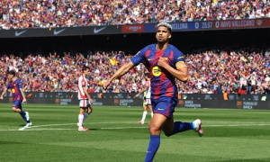 Araujo tỏa sáng, Barca chật vật hạ Vallecano 1-0