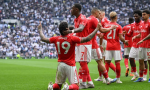 Thua đậm Nottingham 0-3, Tottenham đối diện nguy cơ xuống hạng