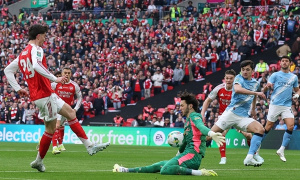 3 pha cứu thua xuất thần của Trafford trước Arsenal