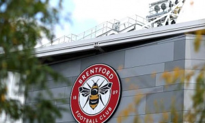 Hai sao Brentford đổ máu khi lao vào cứu người bị hành hung