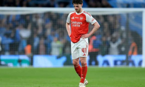 CĐV Arsenal nổi giận tố Arteta vắt kiệt sức Declan Rice