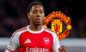 Đợi Carrick chốt tương lai, MU tham vọng rút ruột Arsenal