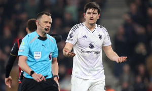 Dermot Gallagher khẳng định MU bị tước phạt đền trước Bournemouth