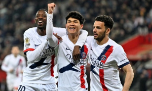 PSG đề nghị hoãn trận gặp Lens để đấu Liverpool