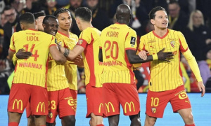 Đua vô địch khốc liệt, Lens từ chối hoãn đấu PSG