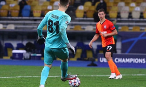 Giải mã luật chuyền về và những bàn thua khó tin sát vạch vôi