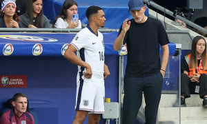 Tuchel phản hồi bài đăng gây bão của Alexander-Arnold