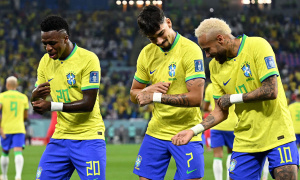 Nụ cười Vinicius và khoảng trống mênh mông trong tâm hồn người Brazil