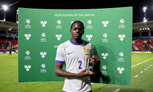 Tại sao Castello Lukeba hợp Liverpool hơn Man Utd và Arsenal?