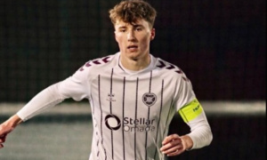 Arsenal đại chiến Man City vì ngọc quý Alfie Osborne