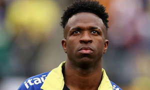 Vinicius lạc lõng giữa ánh hào quang số 10 tại Brazil