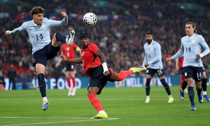 MU săn hậu vệ 34,7 triệu bảng chia lửa cho Luke Shaw