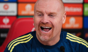 Sean Dyche cười nhạo tin đồn đàm phán với Tottenham