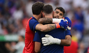 Nghịch lý khung gỗ Tây Ban Nha khi người giỏi nhất phải ở nhà