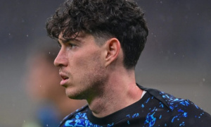 Arne Slot bế tắc trong việc tìm đối tác cho Van Dijk