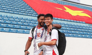 Nguyễn Xuân Son đón sinh nhật đặc biệt trên sân Thiên Trường