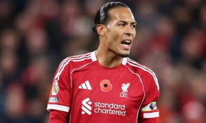 Cày ải hơn 4000 phút, Van Dijk than phiền lịch thi đấu