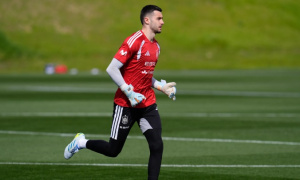 De la Fuente sẵn sàng đối đầu fan Espanyol để bảo vệ Joan Garcia