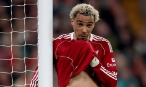 Liverpool đang tự bắn vào chân vì phung phí cơ hội