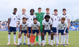 Vì sao lứa Max Dowman và Rio Ngumoha lại trượt chân ở EURO?