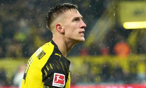 Nico Schlotterbeck bỏ ngỏ tương lai vì Man Utd và Liverpool