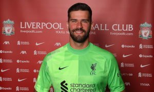Ủng hộ Liverpool giữ Alisson, cựu danh thủ nghi ngờ Mamardashvili