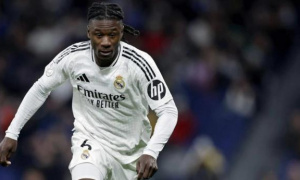 Man Utd quyết đấu PSG vụ Eduardo Camavinga