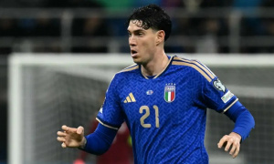 Huyền thoại Bergomi khuyên Bastoni rời Ý để đảm bảo an toàn