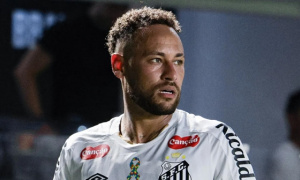 Neymar đối mặt án treo giò 12 trận vì xúc phạm trọng tài