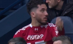 Man City bắt Cherki cởi áo Liverpool ngay trên ghế dự bị