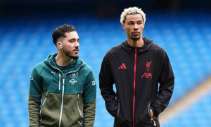 Sao Man City mặc áo Liverpool vì tưởng trận đấu đã kết thúc