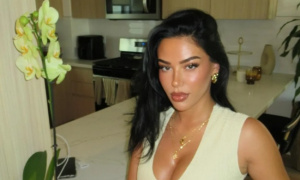 Bạn gái Bellingham gây sốt với bộ ảnh bikini rực rỡ