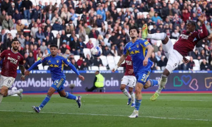 Giải mã 11 phút bù giờ cứu rỗi West Ham trước Leeds
