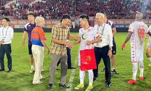 Điểm tin bóng đá Việt Nam 6/4: Hải Phòng nhận thưởng tỷ đồng; HLV Velizar Popov chỉ trích trọng tài