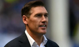 Gareth Barry thúc giục MU sớm dứt điểm vụ Elliot Anderson