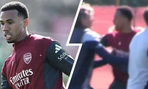 Magalhaes gây chú ý khi vật lộn với Heinze tại Arsenal