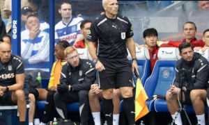 Trọng tài biên trận Chelsea bị cảnh sát đình chỉ vì quấy rối