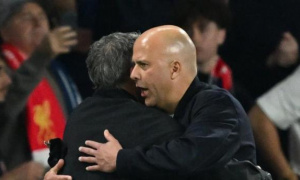 Arne Slot thừa nhận Liverpool may mắn khi chỉ thua 0-2