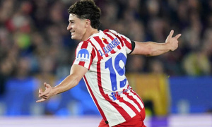 Màn chào hàng tàn nhẫn của Julian Alvarez tại Camp Nou