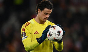 Chelsea quyết đấu Newcastle giành Mile Svilar