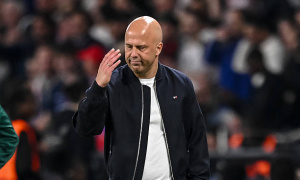 Liverpool trả giá đắt cho canh bạc tuyệt vọng của Slot