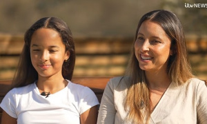 Vợ cố sao MU mang thai nhờ phôi đông lạnh