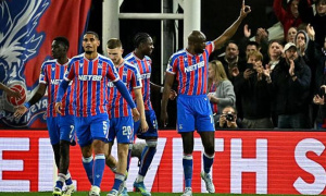 Palace chạm một tay vào bán kết sau trận thắng Fiorentina